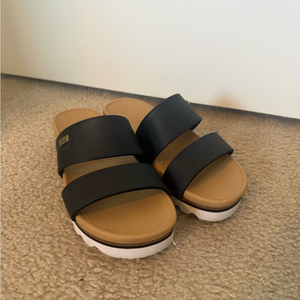 Reef Black and Tan Slide Sandals